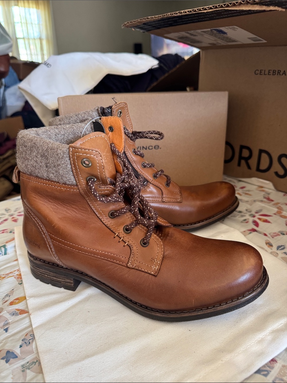 Taos Footwear Women's Brown Lace-Up Leather Boots NWT size 41  size 10 10.5